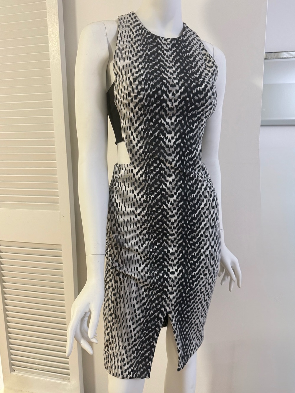 Elizabeth and James Ellna Jacquard Cutout Dress Black White Size 2